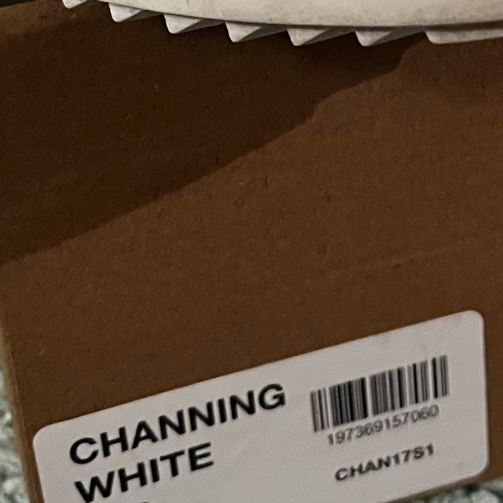 Steve Madden white sneakers . - Picture 13 of 13